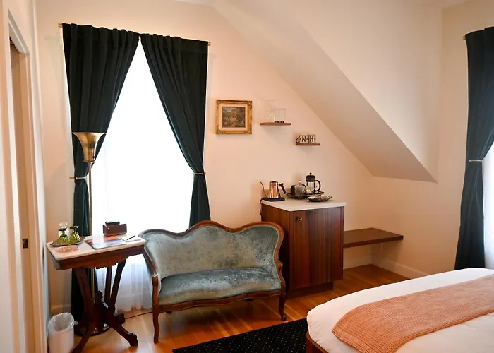 Nicholson House at Beaujolais