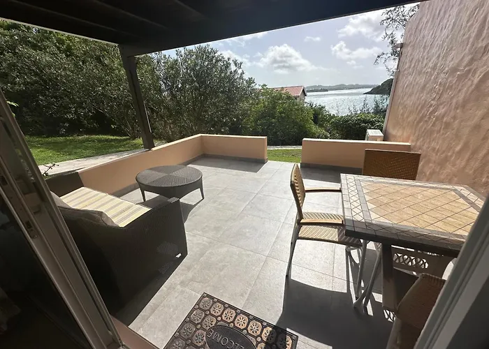 Ocean Breeze & Views - Studio