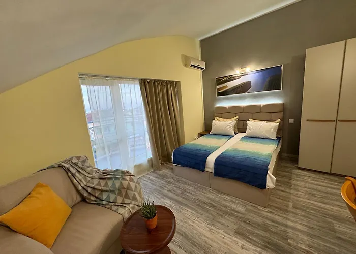 Family hotel Neptun - Lozenets