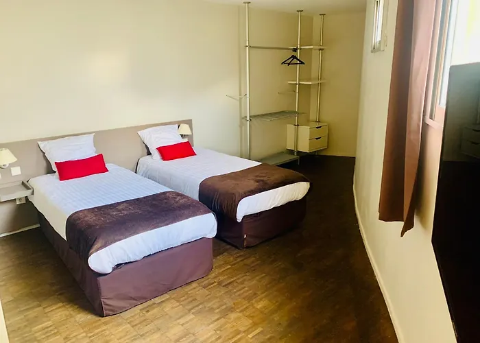 Standing Hotel Suites By Actisource
