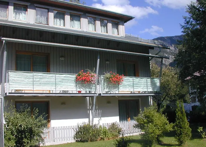 Wanderhotel Gruener Baum