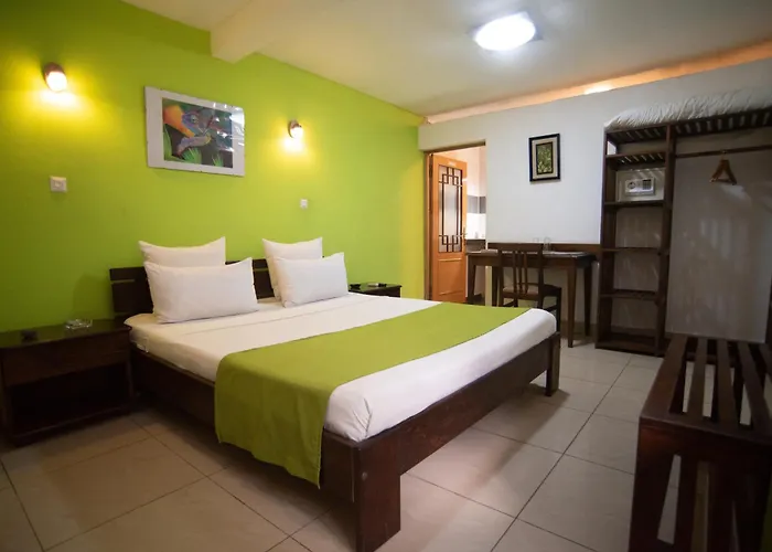 Hotel H1