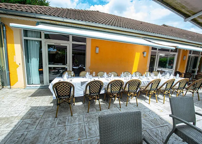 Logis Hôtel - Le Relais du Parisis