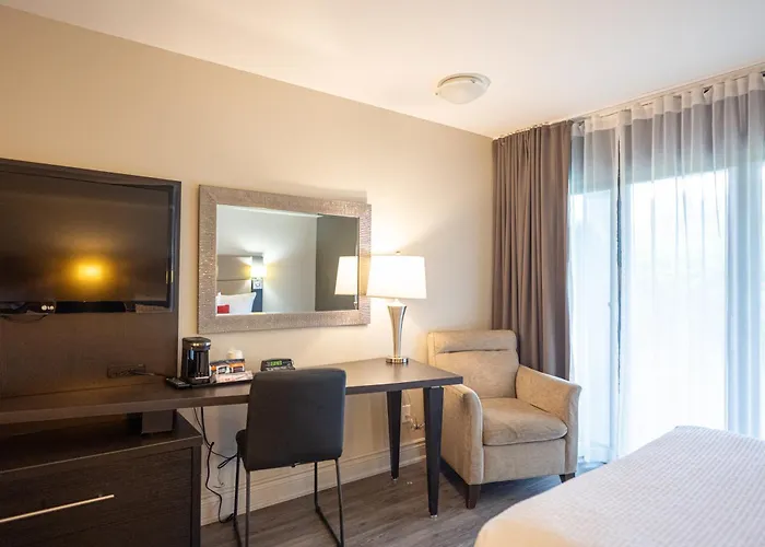 Ramada By Wyndham Ottawa On The Rideau