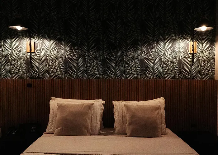 Cris Hotel