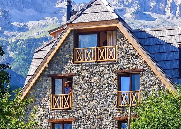 NeoKulla Hotel - Hikers Hive