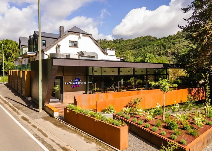 Logis Hostellerie De La Claire Fontaine