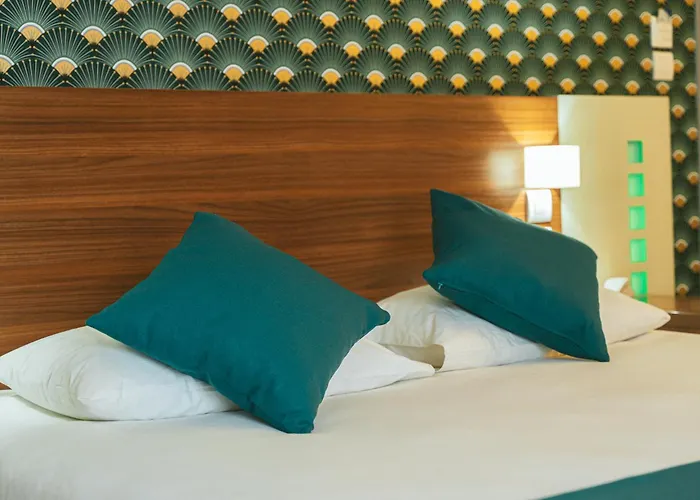 Holidays & Work Hotel