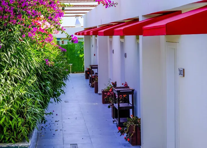 Feniks Priority Hotel
