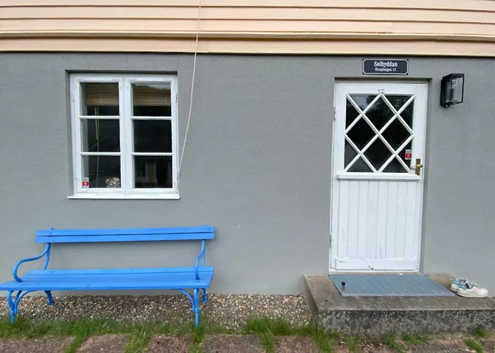 Solhyddan, Tvarumslaegenhet I Villa Naera Havet