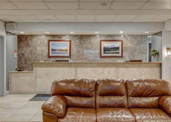 Riverside Hotel & Conference Center