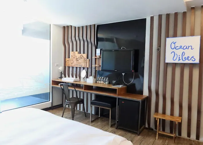 Love River Inn 愛河日央
