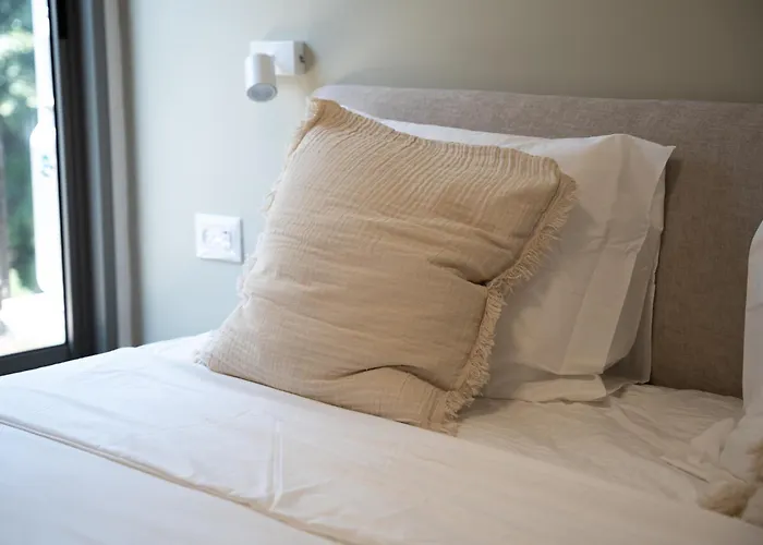 Dizengoff Deluxe Retreat