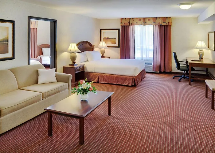 Coast Grimshaw Hotel & Suites
