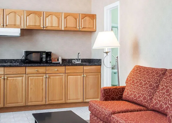 Woodstock Inn And Suites