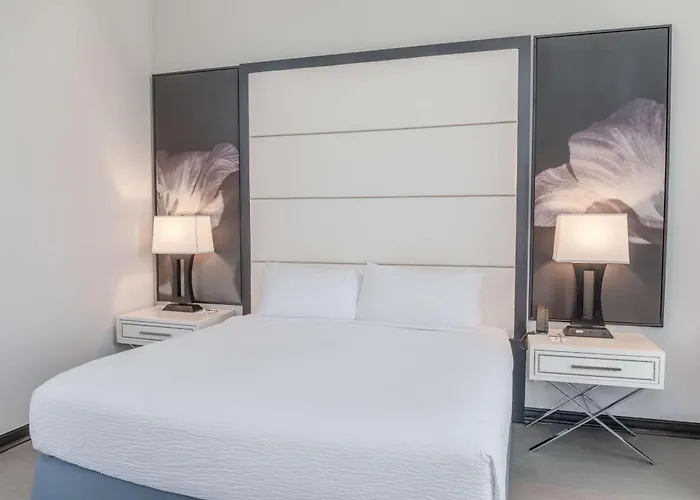 Tryp By Wyndham Savannah