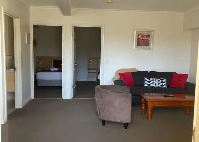 Hibernian Hotel