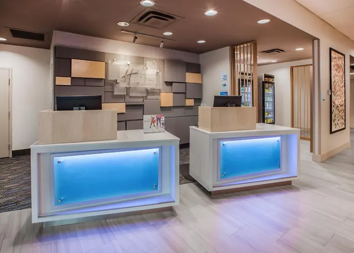 Holiday Inn Express&Suites - Valencia - Santa Clarita, an IHG Hotel