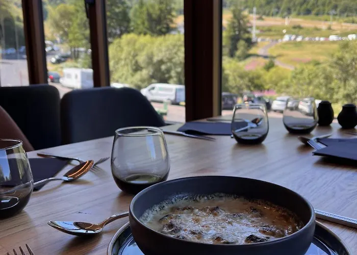 Hotel Du Puy Ferrand , Restaurant La Table De L'Ours