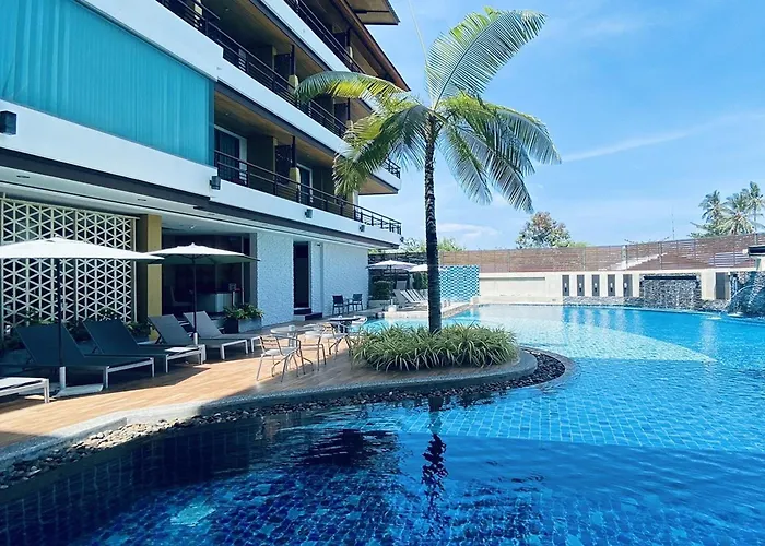 Aqua Resort Phuket - Near Beach And Chalong Pier