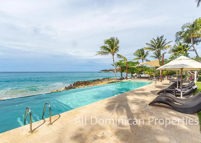 "Infinity Blue", Private Beach!