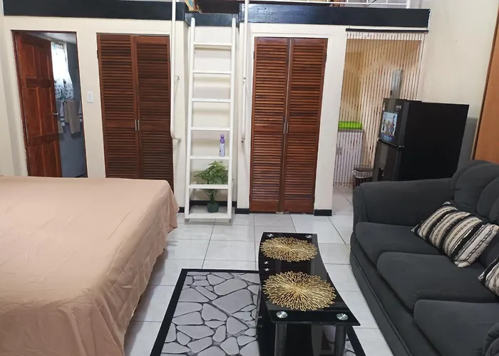 Oceanfront Condo W/ Free Parking + High Speed Wifi