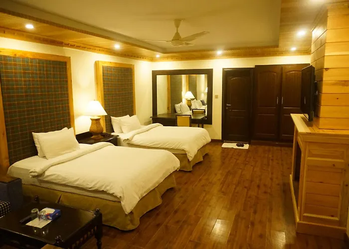 Cedarwood Hotel&Resort