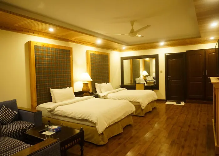 Cedarwood Hotel&Resort