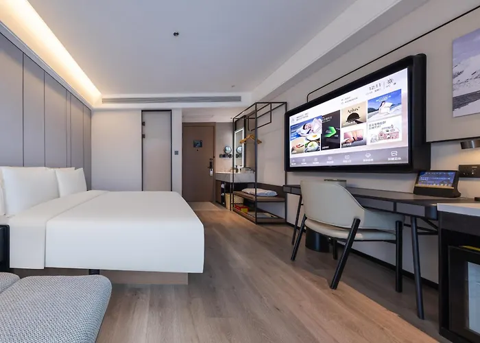 Atour Hotel Zhengzhou North Dragon Lake Financial Center