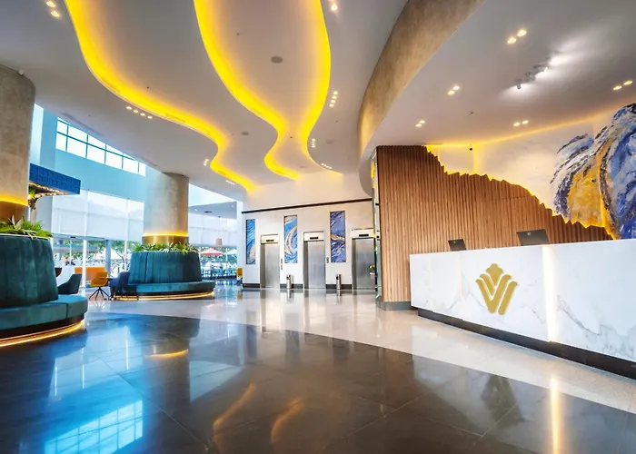 Wyndham Guayaquil, Puerto Santa Ana