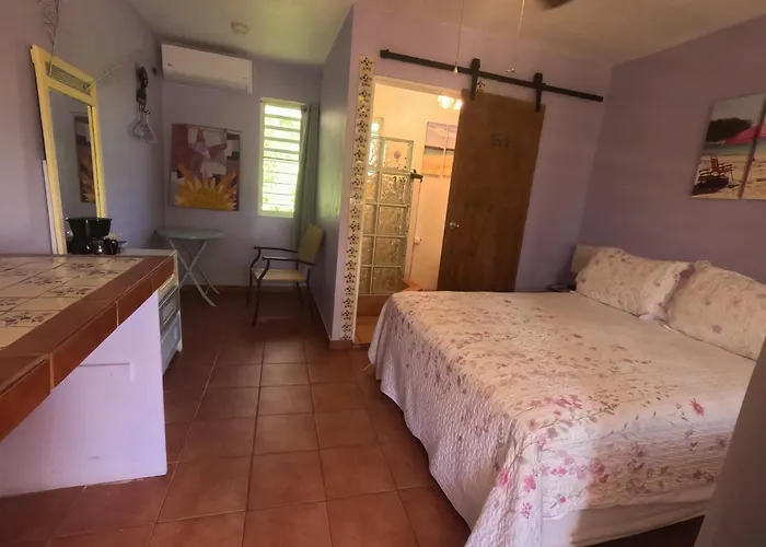 Isla Hermosa Guesthouse