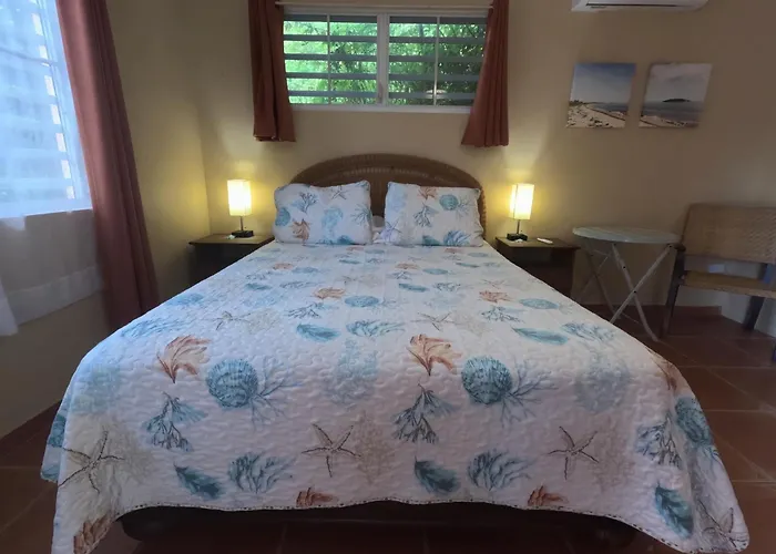 Isla Hermosa Guesthouse