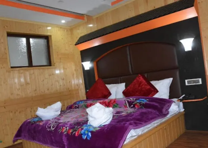 Hotel Scenery Sonmarg 