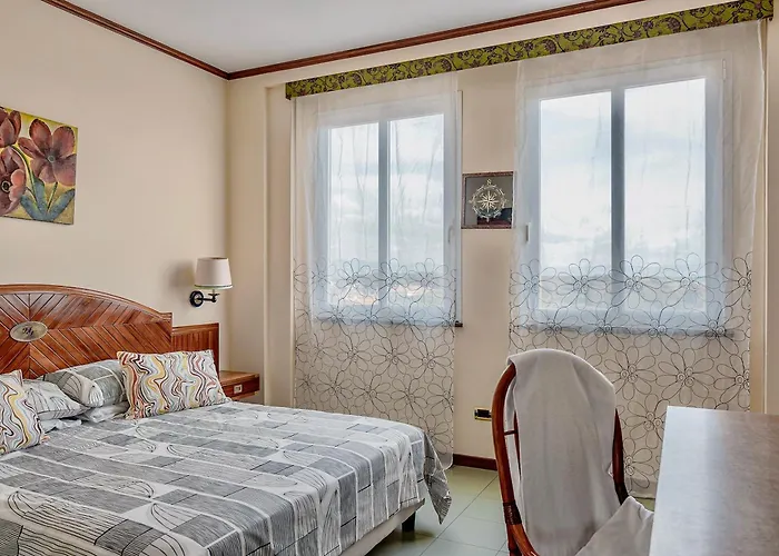Thr - Isa-Hotel In Marina Di Cecina Just 100 Mt From The Beach