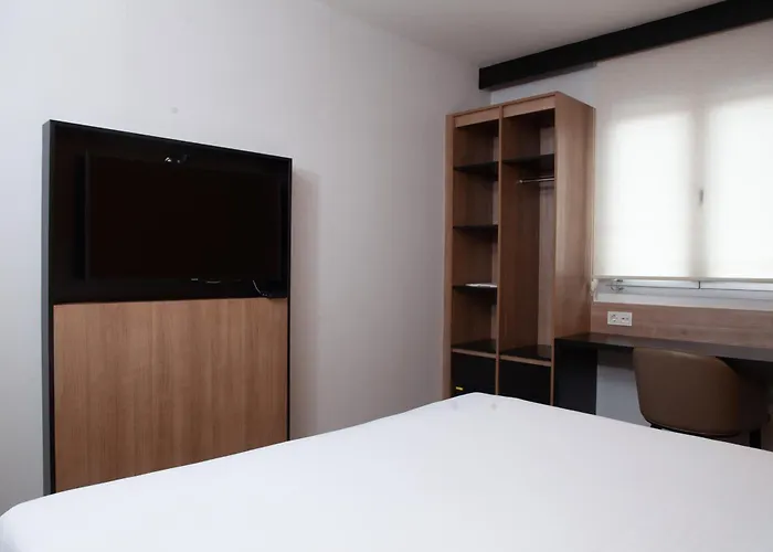 Dunia Hotel Bamako Aci 2000