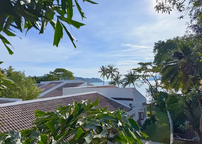 Sea Dreamer Beachfront Apartments