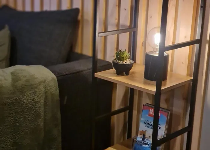 Cottage pour 6 personnes avec piscine couverte et chauffée à 300 m de la mer avec Wi-Fi et climatisé , 3 chambres