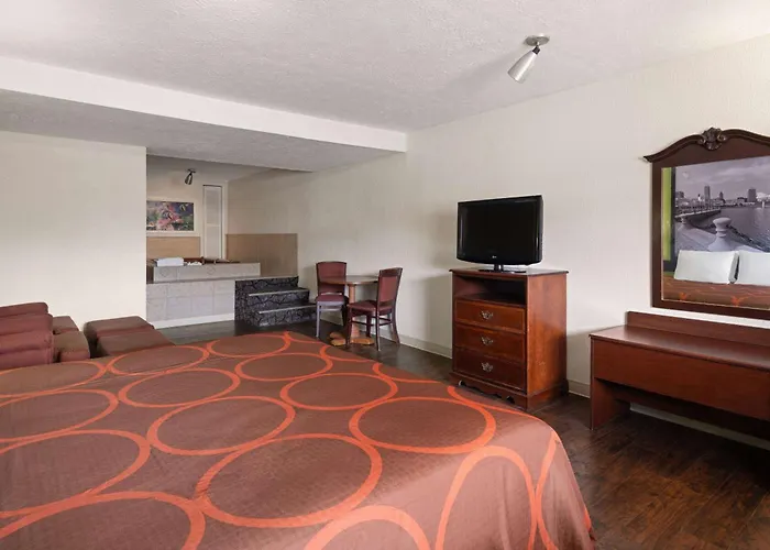 Super 8 By Wyndham Youngstown Girard