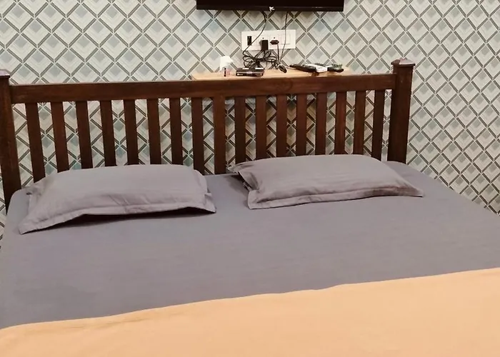 Dhruv Guest House