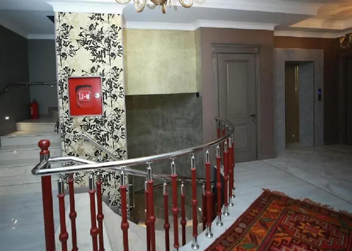West Inn Hotel & Restaurant