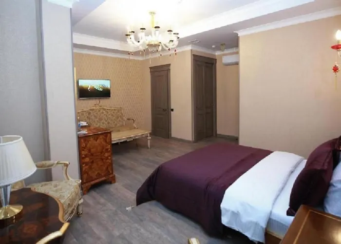 West Inn Hotel & Restaurant