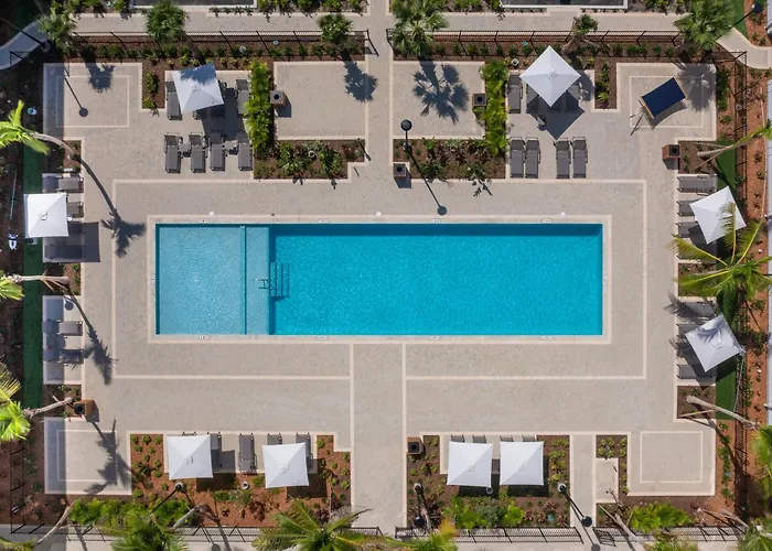 Governors Village - 1,2,3 & 4 Bedroom Apartments On Seven Mile Beach Corridor