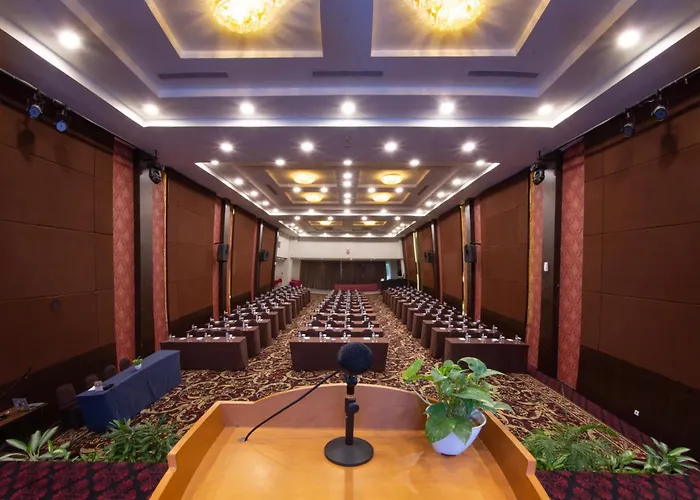Lombok Plaza Hotel And Convention
