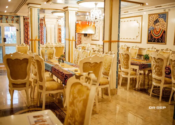 CERGY PONTOISE Hôtel Bafoussam