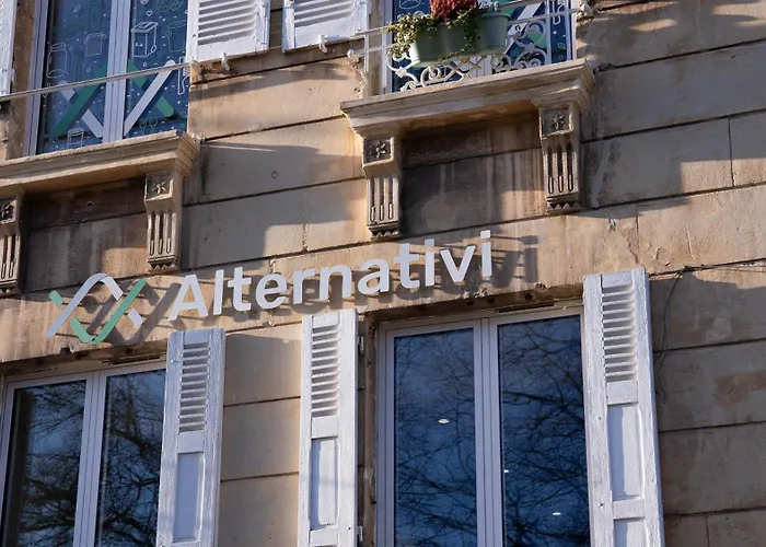 Chambres au coeur du quartier historique - Maison Alternativi