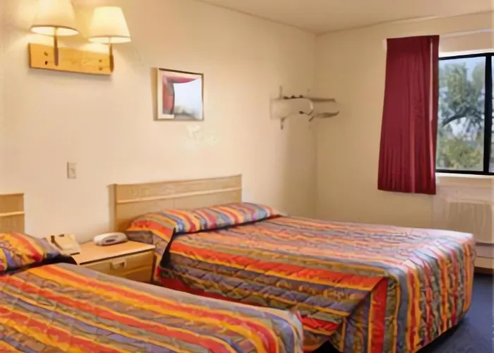 Super 8 By Wyndham Lake Havasu City