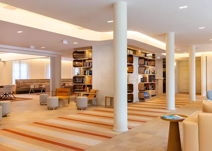 Le Plessis Grand Hotel
