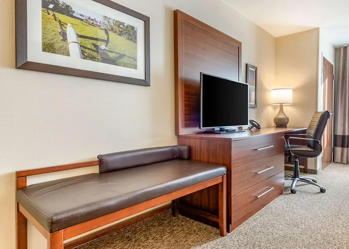 Comfort Inn & Suites