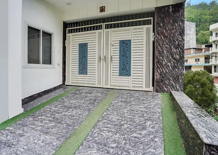 Super Townhouse Tapovan