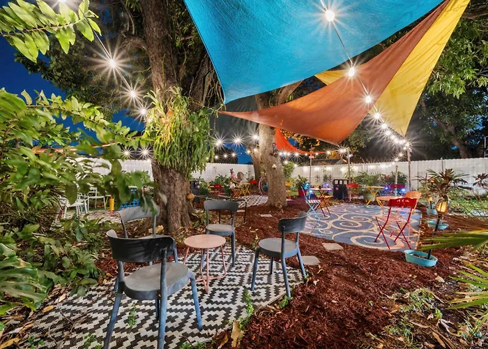 Stunning Little Havana Close To Airport, Calle Ocho, Brickell, Cruises,Wynwood And The Beaches - Free Parking